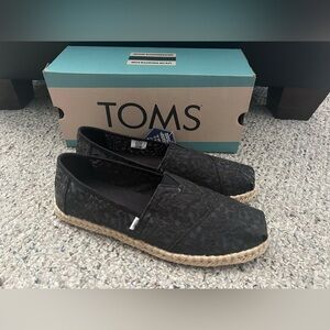 NWT TOMS Women’s Alpargata Rope Black Botanical Lace Patterned Shoes